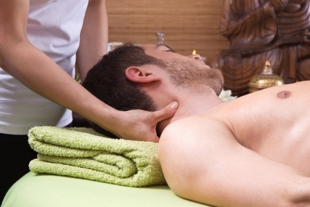 massage for neck pain 